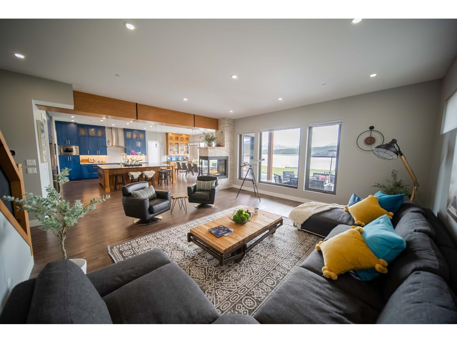 For sale 1574 KOOCANUSA LAKE DRIVE, Lake Koocanusa, British Columbia