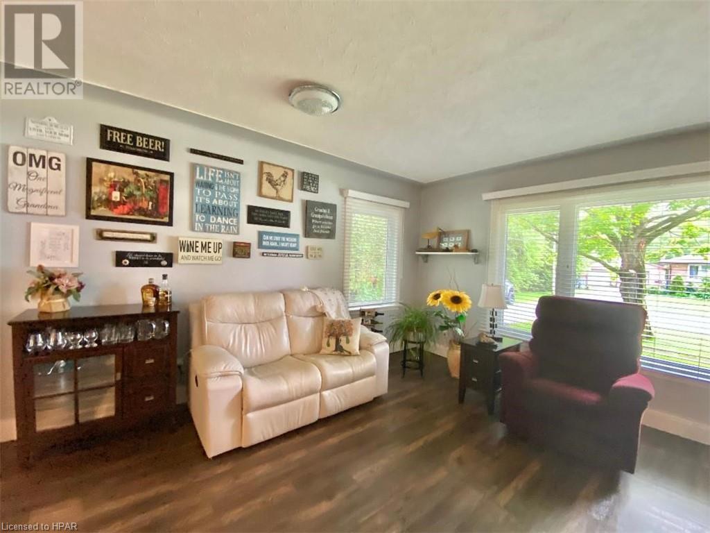 For sale 2462 CHESTNUT Street, Mount Brydges, Ontario N0L1W0