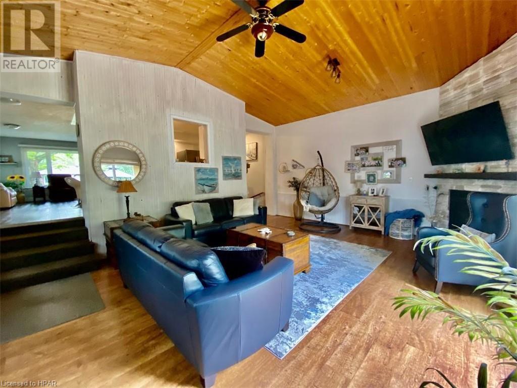 For sale 2462 CHESTNUT Street, Mount Brydges, Ontario N0L1W0