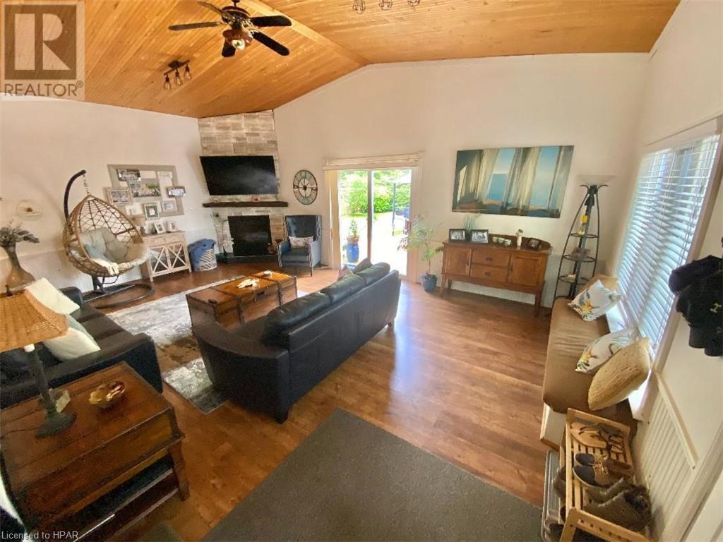 For sale 2462 CHESTNUT Street, Mount Brydges, Ontario N0L1W0