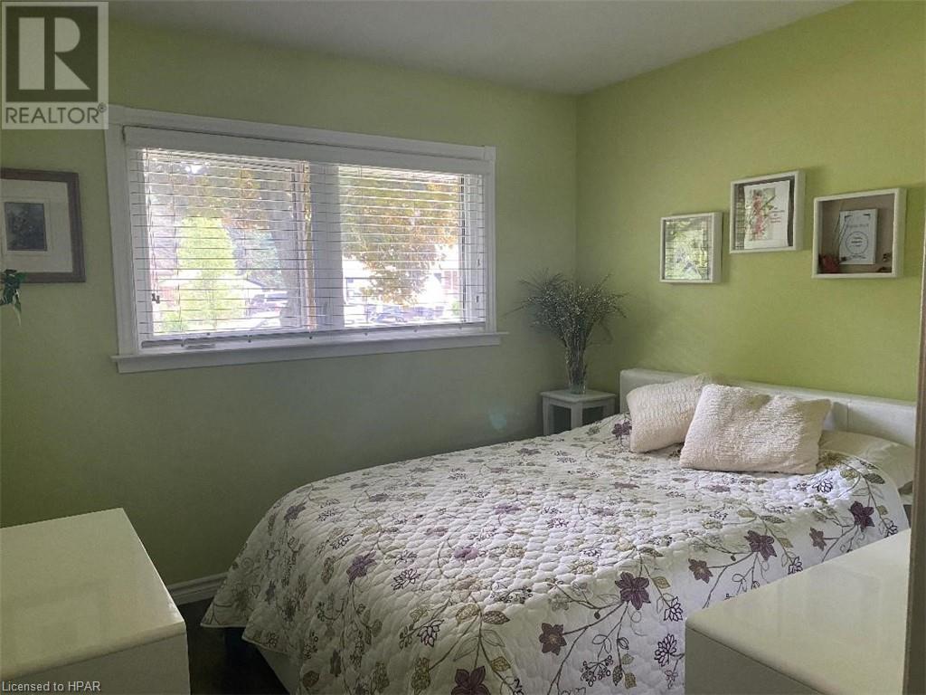 For sale 2462 CHESTNUT Street, Mount Brydges, Ontario N0L1W0