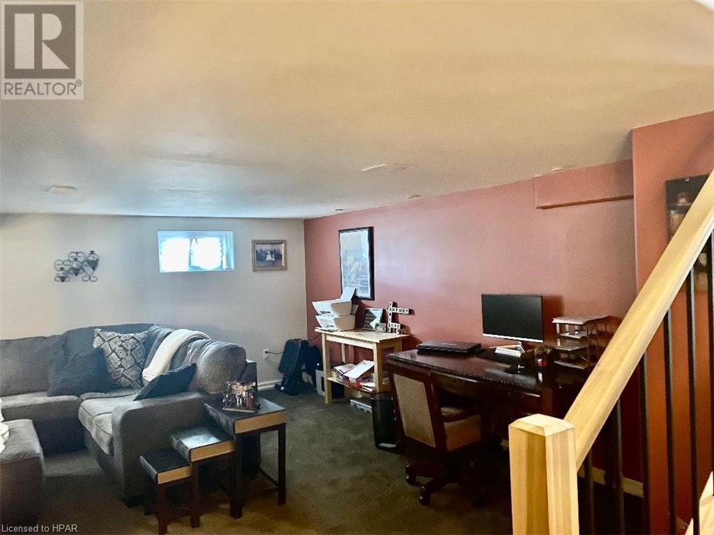 For sale 2462 CHESTNUT Street, Mount Brydges, Ontario N0L1W0