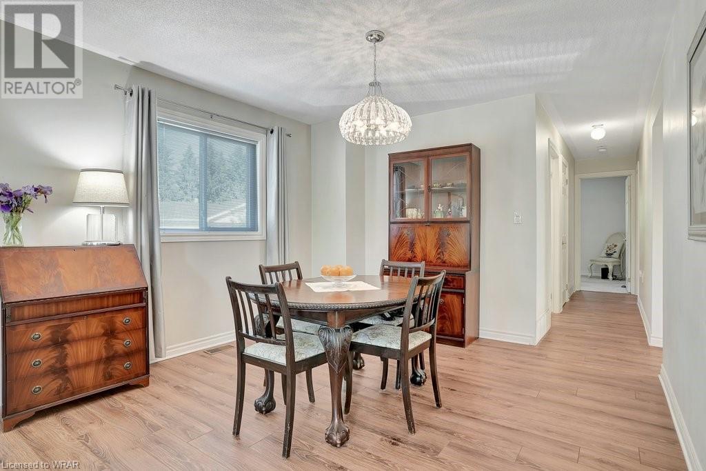 For sale 121 KILROOT Place, Freelton, Ontario L8B1A5 40590381