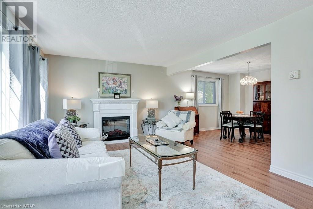 For sale 121 KILROOT Place, Freelton, Ontario L8B1A5 40590381