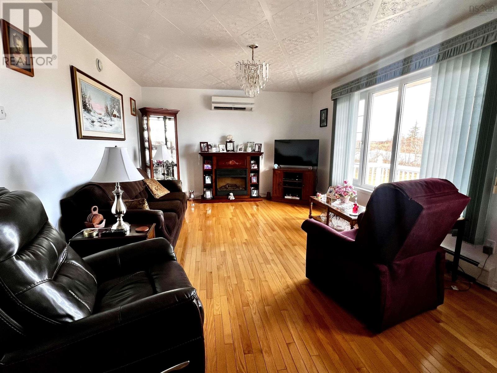 For sale 46 Sharps Lane, Tower Road, Nova Scotia B1B1Y1 202404989