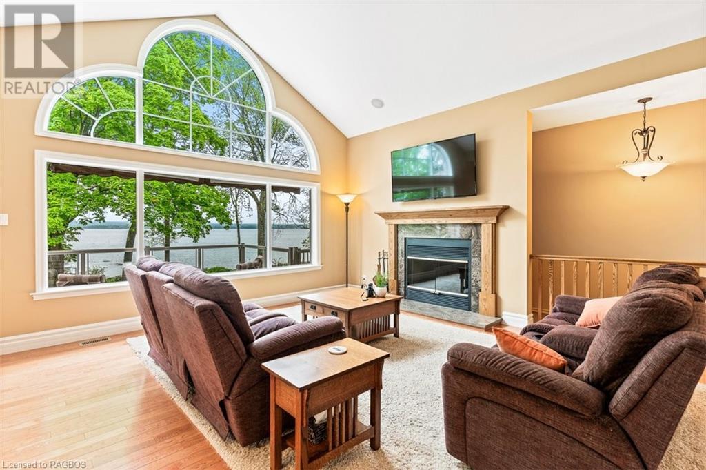 For sale 215 BALMY BEACH Road, Bluffs, Ontario N4K5N4