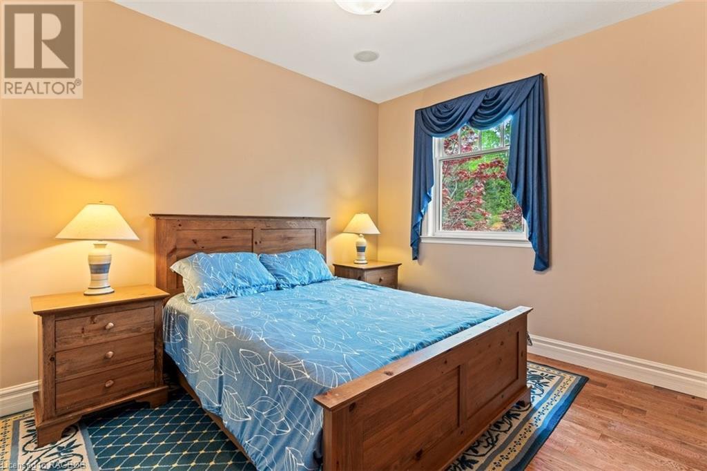 For sale 215 BALMY BEACH Road, Bluffs, Ontario N4K5N4