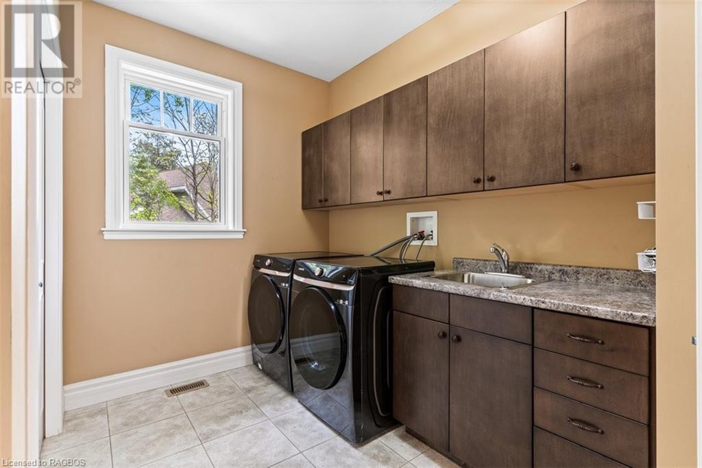 For sale 215 BALMY BEACH Road, Bluffs, Ontario N4K5N4