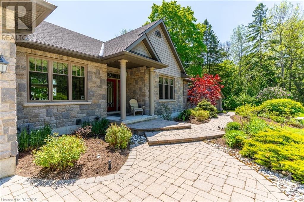 For sale 215 BALMY BEACH Road, Bluffs, Ontario N4K5N4