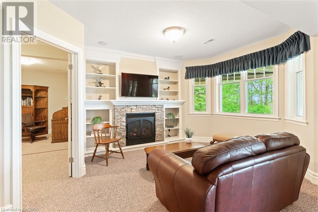 For sale 215 BALMY BEACH Road, Bluffs, Ontario N4K5N4