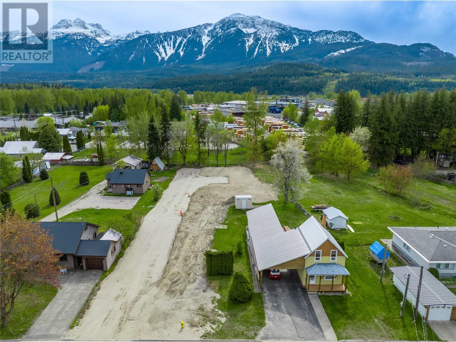 For sale: SL A Eighth Street E Lot# SL B, Revelstoke, British Columbia ...