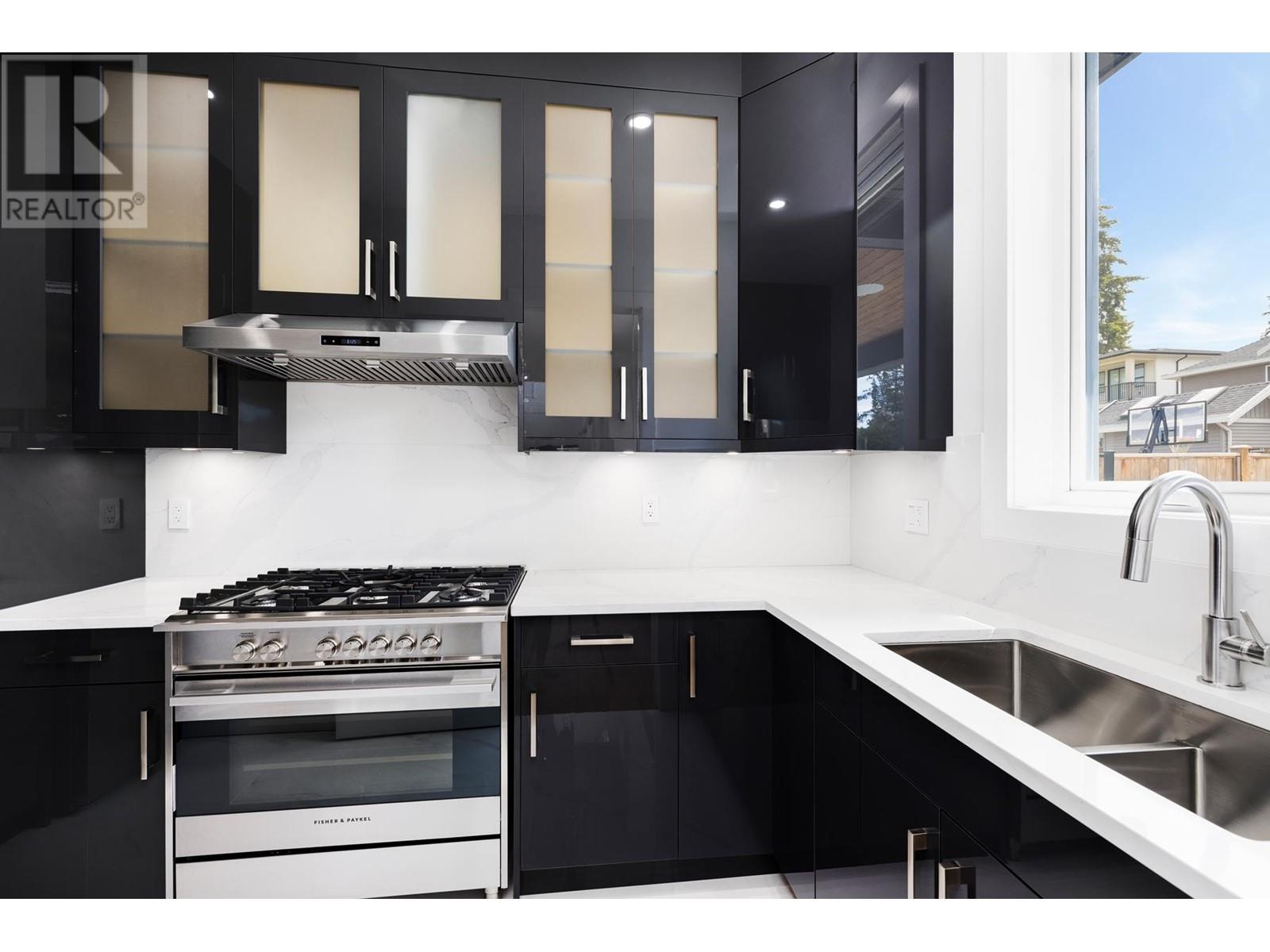 For sale 842 RUNNYMEDE AVENUE, Coquitlam, British Columbia V3J2V2