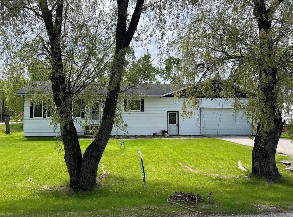 For sale 19 Idylwild Drive, Ashern, Manitoba R0C0E0 202404949