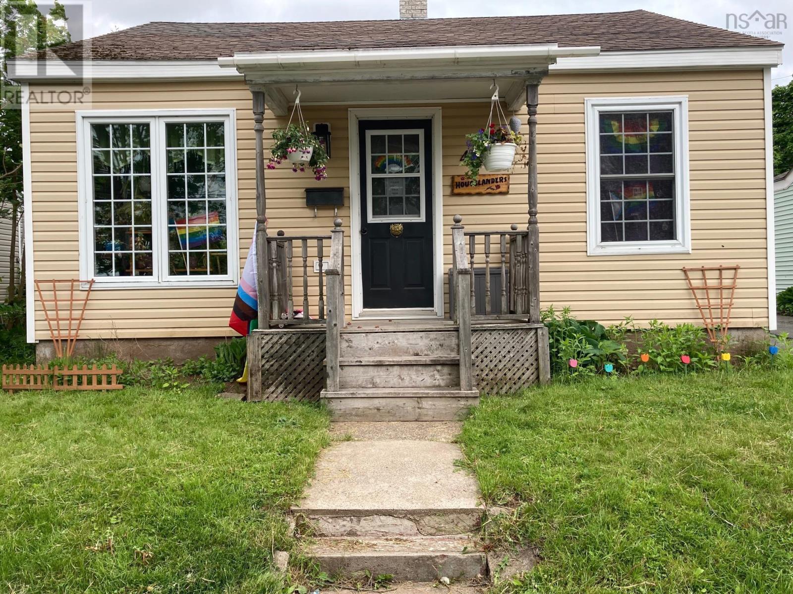 For sale 495 High Street, New Glasgow, Nova Scotia B2H2X9 202404344