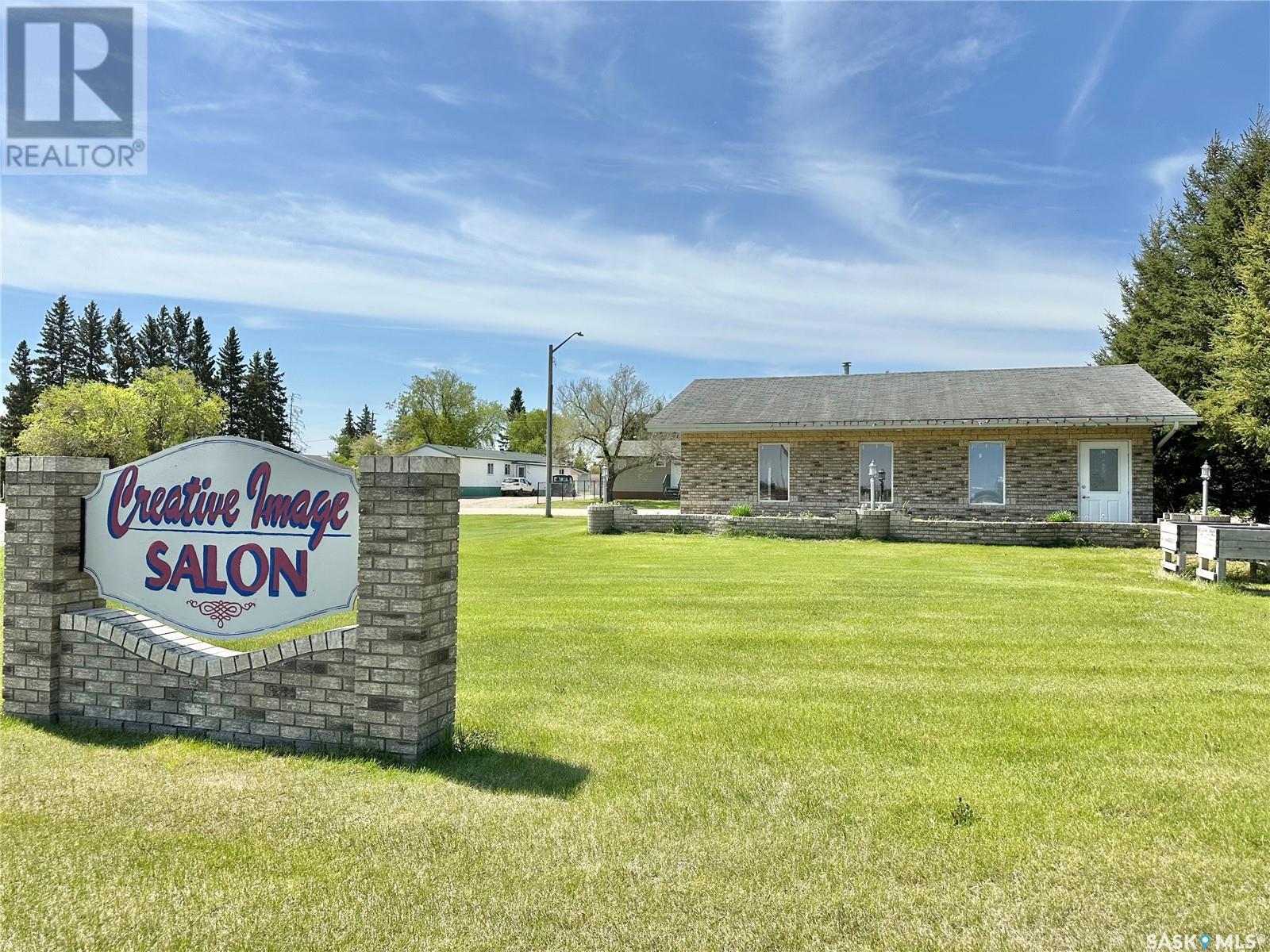 For sale: 221 Highway AVENUE W, Debden, Saskatchewan S0J0S0 - SK970860 ...