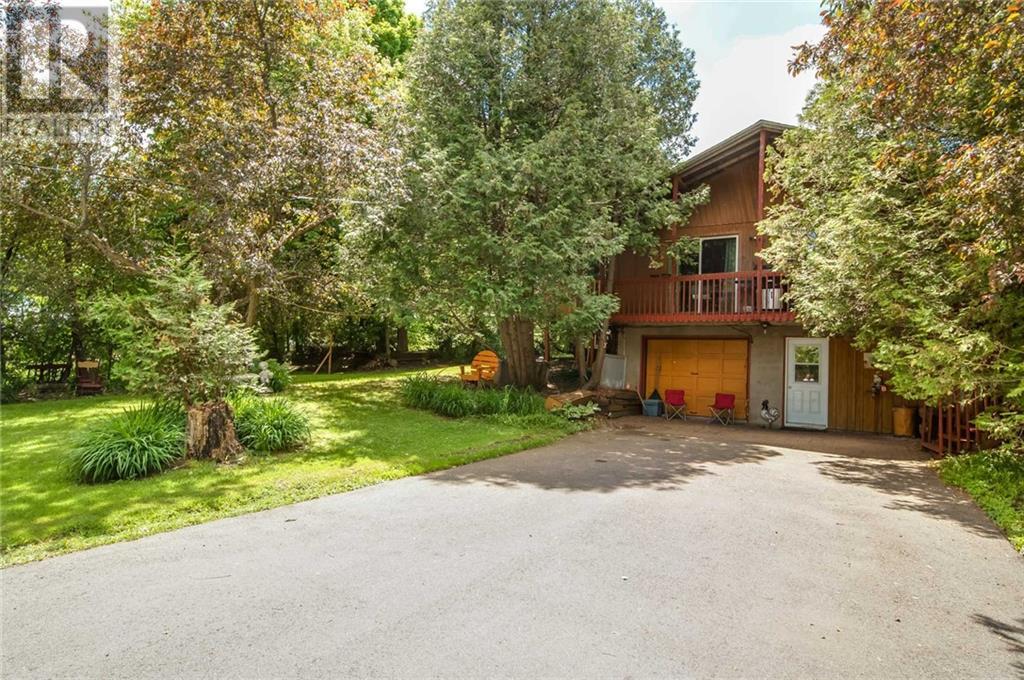 For sale 4020 4TH LINE ROAD, North Lancaster, Ontario K0C1Z0 1394477