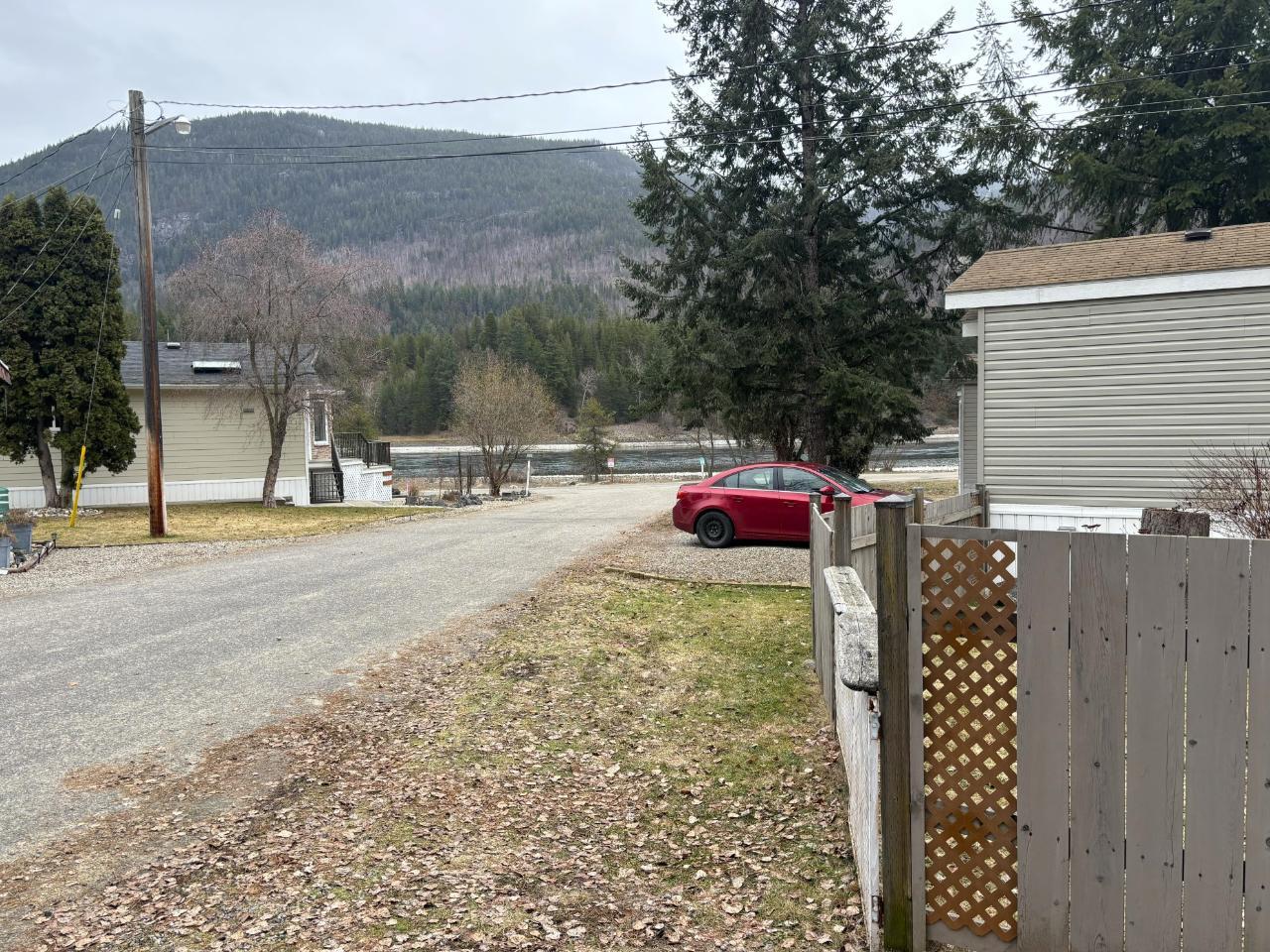 For sale 76 500 16TH AVENUE, Genelle, British Columbia V0G1G0