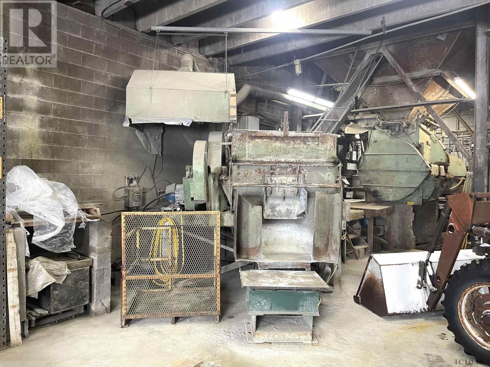 For sale 332407 Highway 11 N, Earlton, Ontario P0J1E0 TM230237