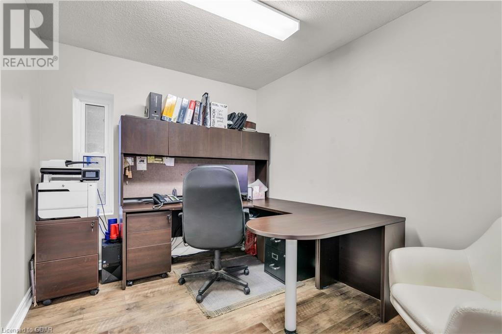 For lease 727 WOOLWICH Street Unit 2A + 2B, Guelph, Ontario N1H3Z2