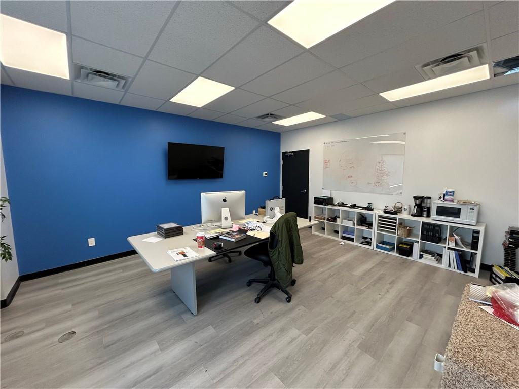 For lease 1290 Arvin Avenue, Unit 8, Stoney Creek, Ontario L8E0H7