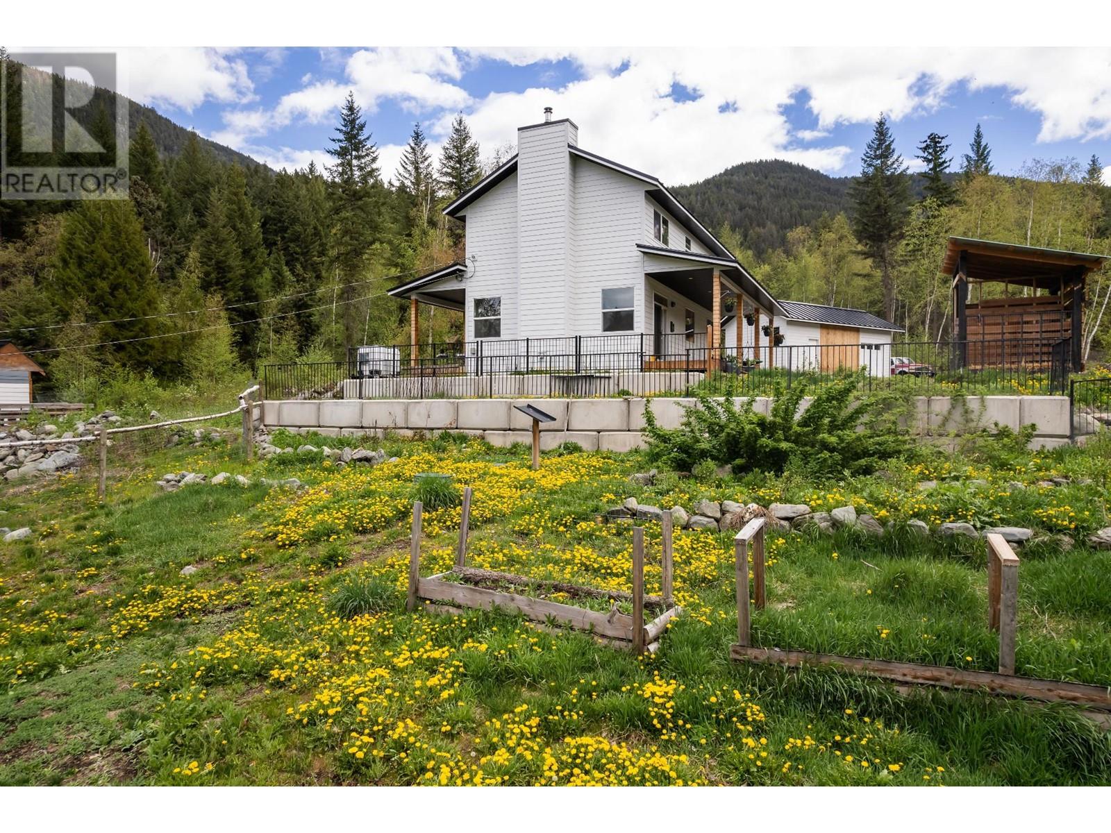 For sale 5048 HEFFLEY LOUIS CR RD, Heffley, British Columbia V0E1Z1