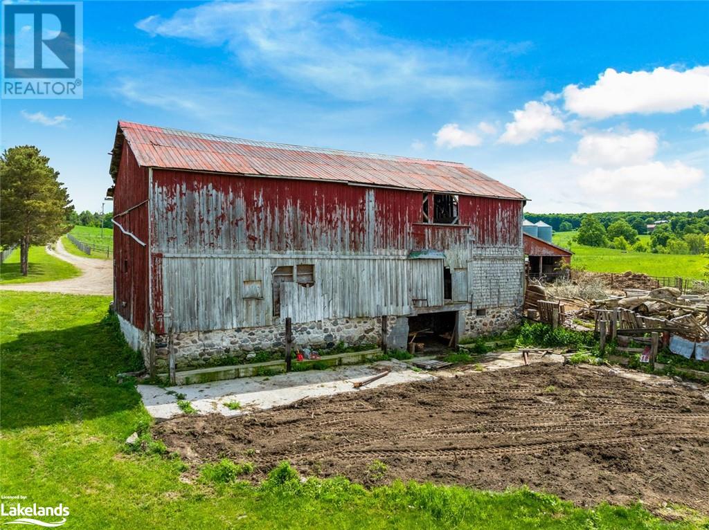 For sale 7470 21/22 SIDEROAD NOTTAWASAGA, Duntroon, Ontario L0M1S0