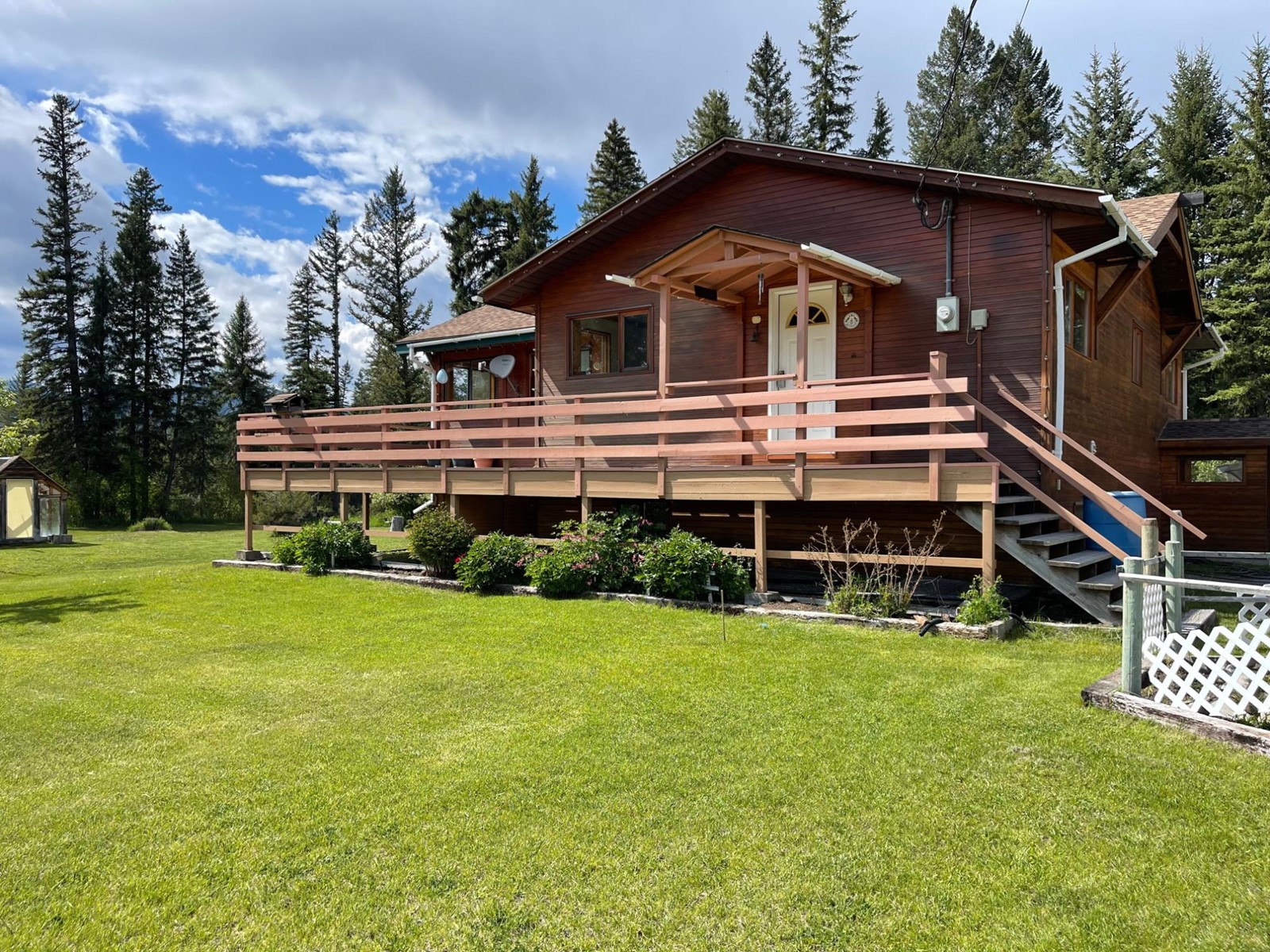 For sale 4561 BARLEBEN ROAD, Skookumchuck, British Columbia V0B2E0
