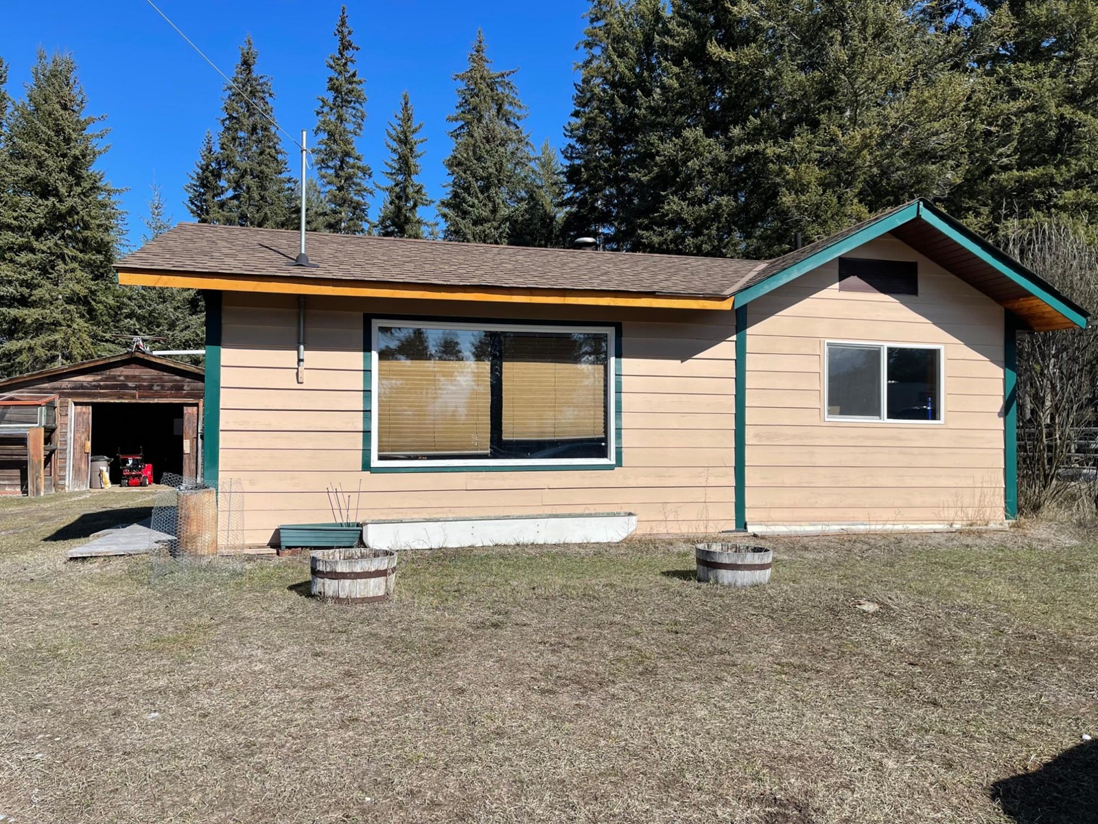For sale 4561 BARLEBEN ROAD, Skookumchuck, British Columbia V0B2E0