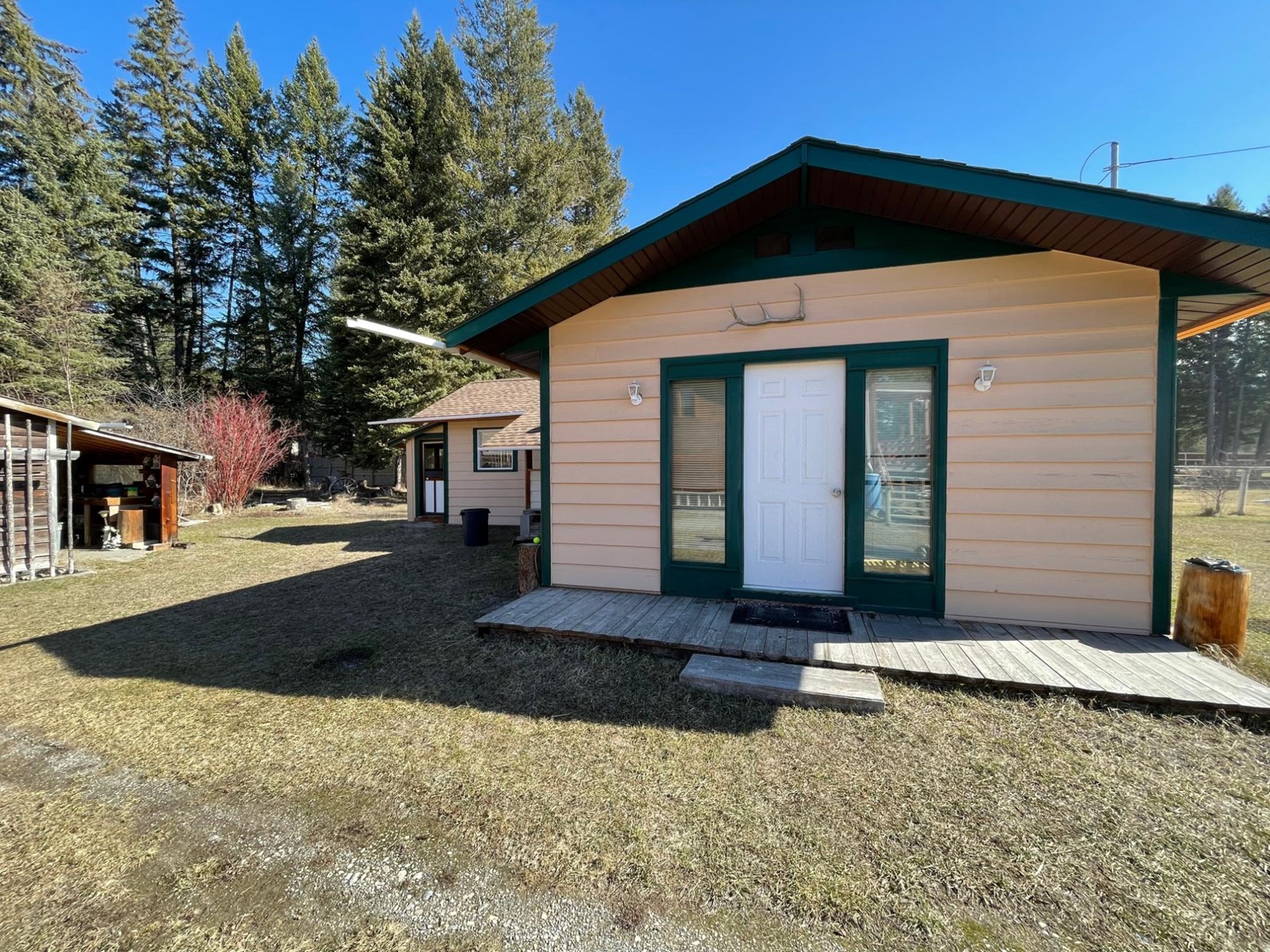 For sale 4561 BARLEBEN ROAD, Skookumchuck, British Columbia V0B2E0