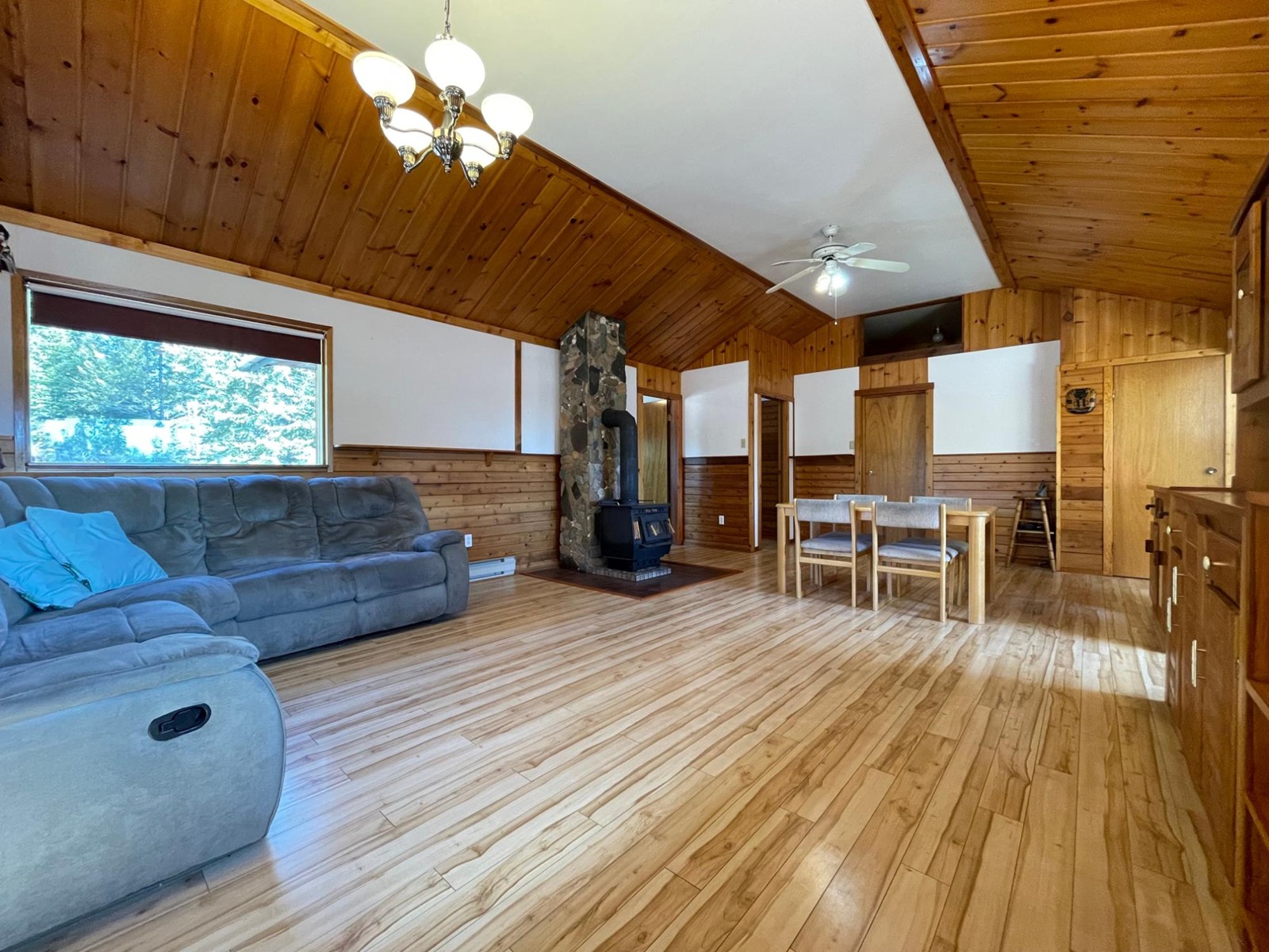For sale 4561 BARLEBEN ROAD, Skookumchuck, British Columbia V0B2E0