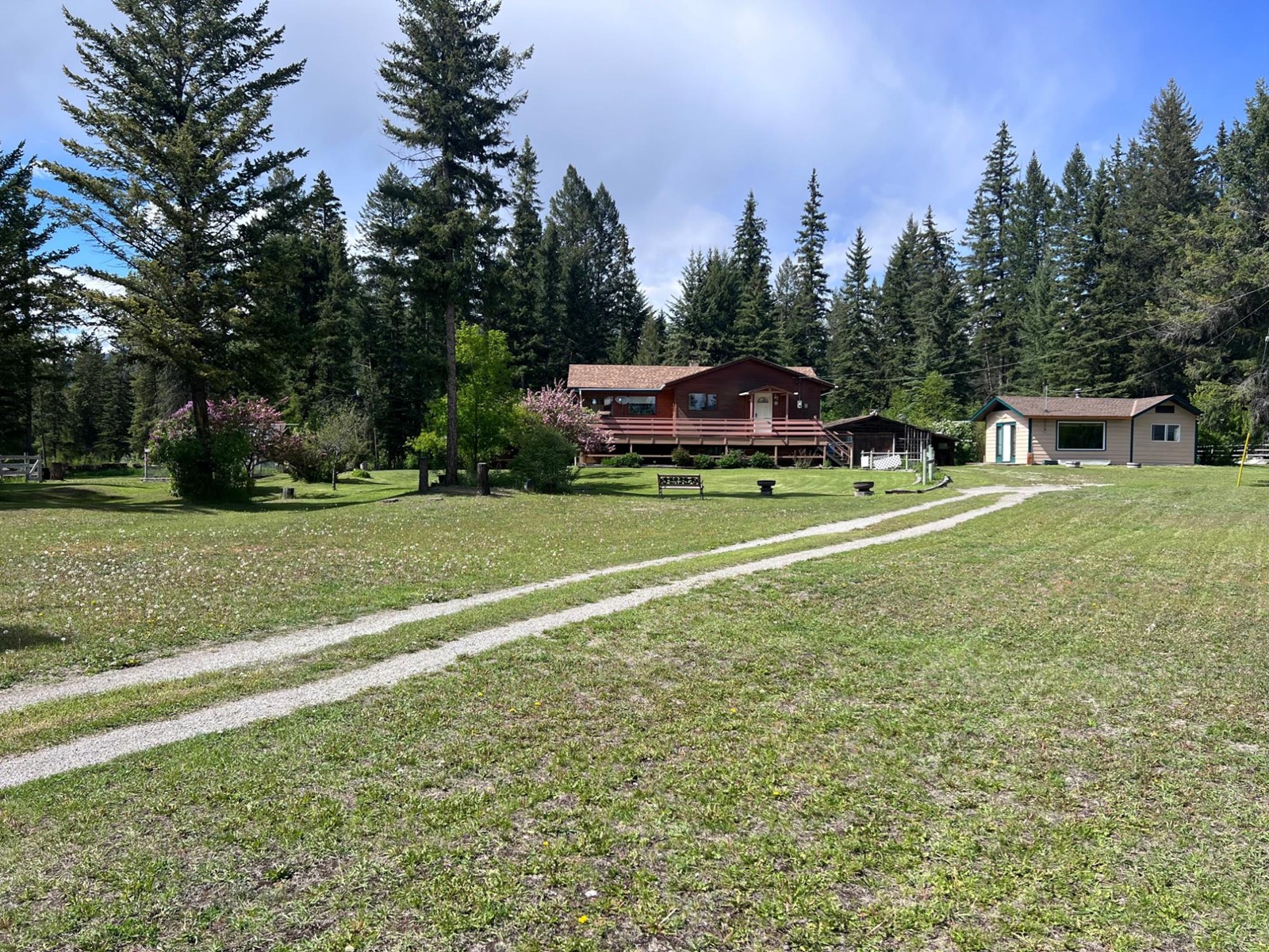 For sale 4561 BARLEBEN ROAD, Skookumchuck, British Columbia V0B2E0