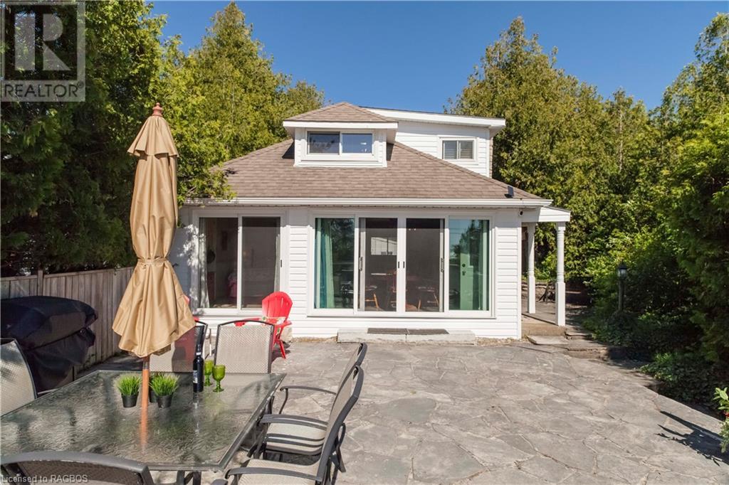 For sale 527 LAKESHORE Boulevard N, Sauble Beach, Ontario N0H2G0