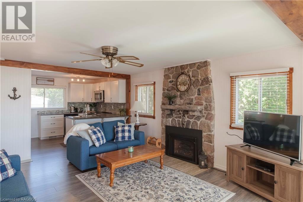 For sale 527 LAKESHORE Boulevard N, Sauble Beach, Ontario N0H2G0