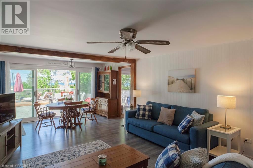 For sale 527 LAKESHORE Boulevard N, Sauble Beach, Ontario N0H2G0