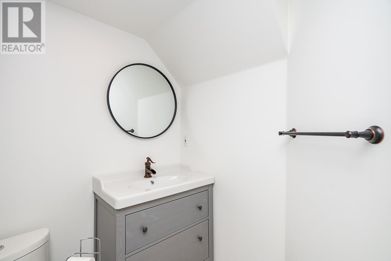 For sale 7 WILKES CREEK DRIVE, Port Moody, British Columbia V3H4Z6