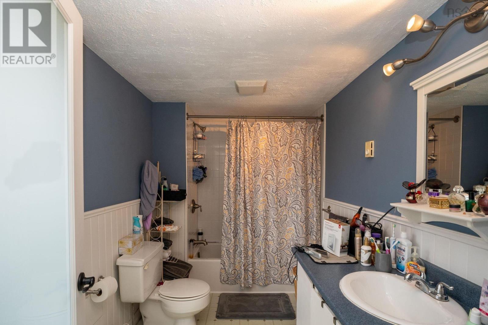 307 Old Sackville Road, Lower Sackville, Nova Scotia B4C2J5 REALTOR.ca