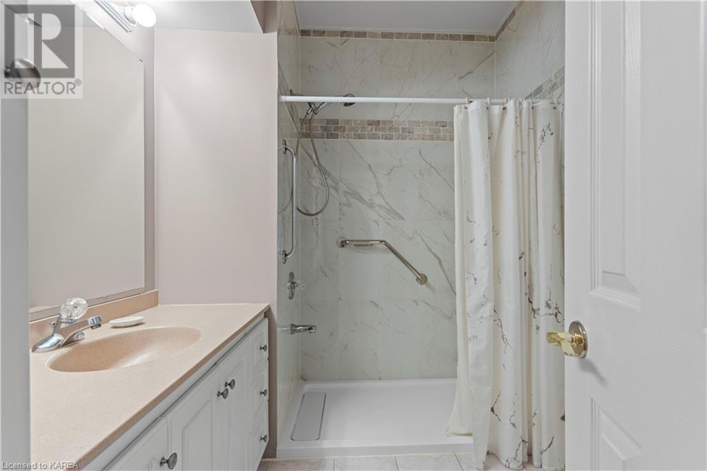 For sale 41 BAYSHORE Drive, Bath, Ontario K0H1G0 40599557 REALTOR.ca