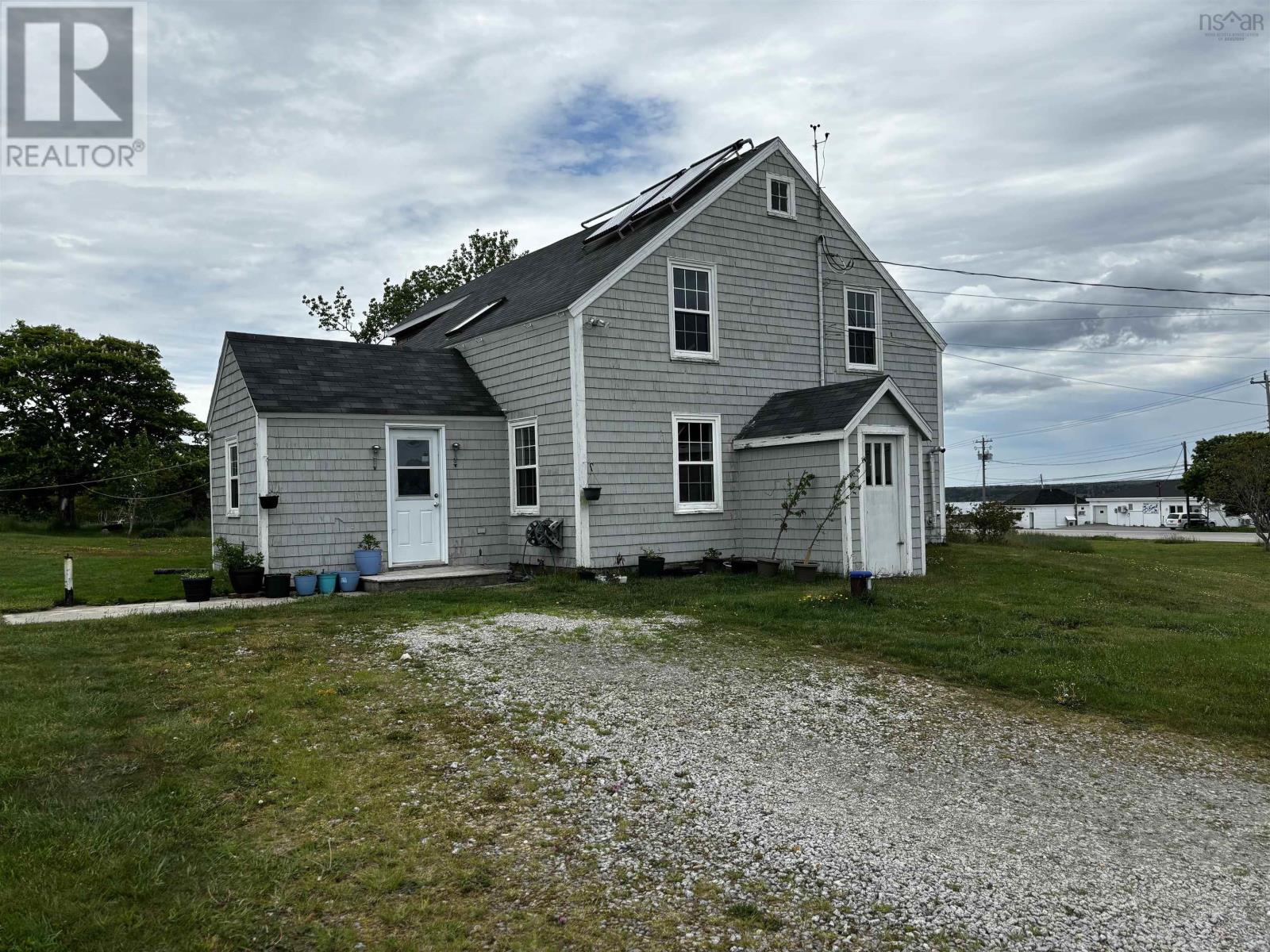For sale 712 Highway 335, West Pubnico, Nova Scotia B0W3S0 202412366