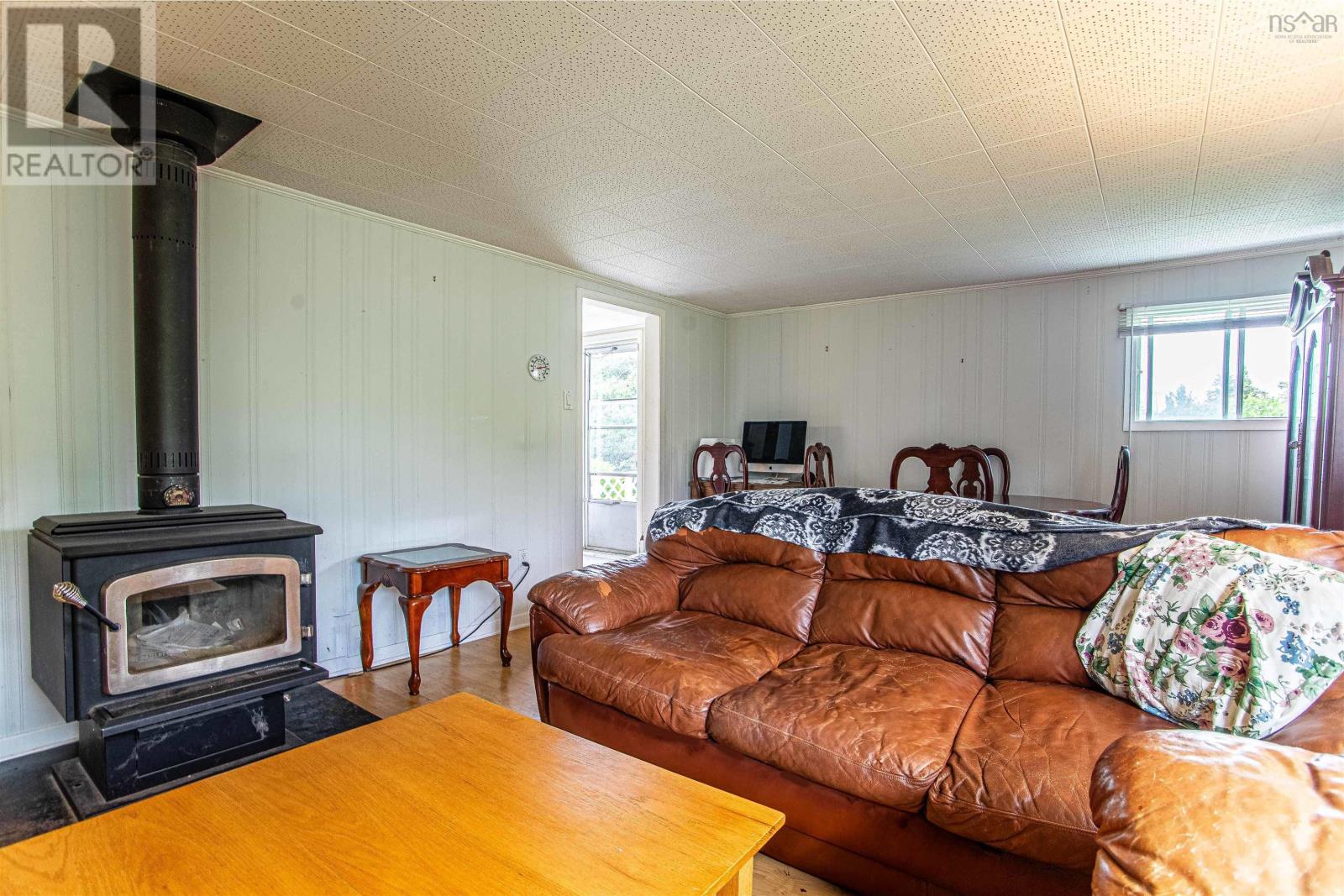 For sale 917 Highway 1, Deep Brook, Nova Scotia B0S1J0 202401078