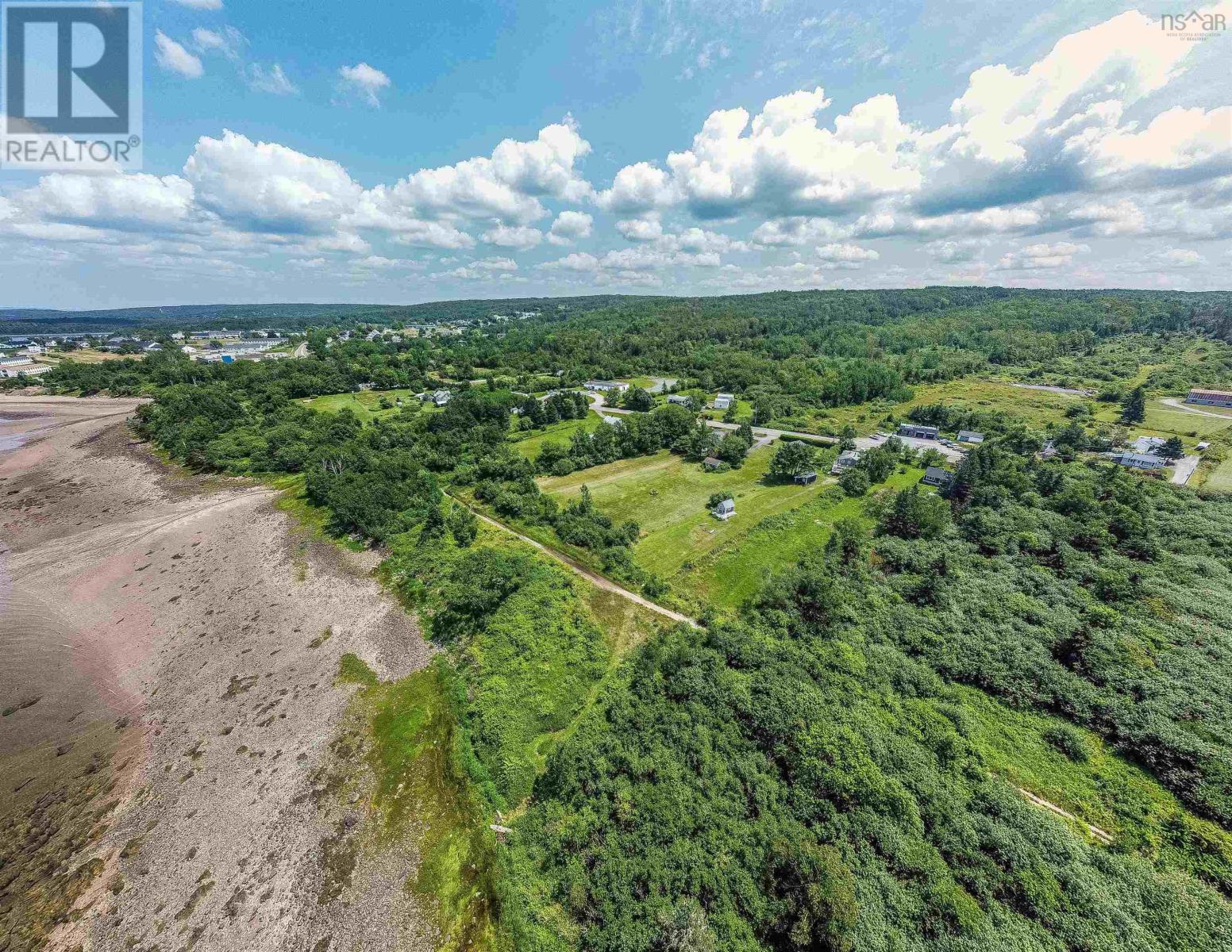 For sale 917 Highway 1, Deep Brook, Nova Scotia B0S1J0 202401078