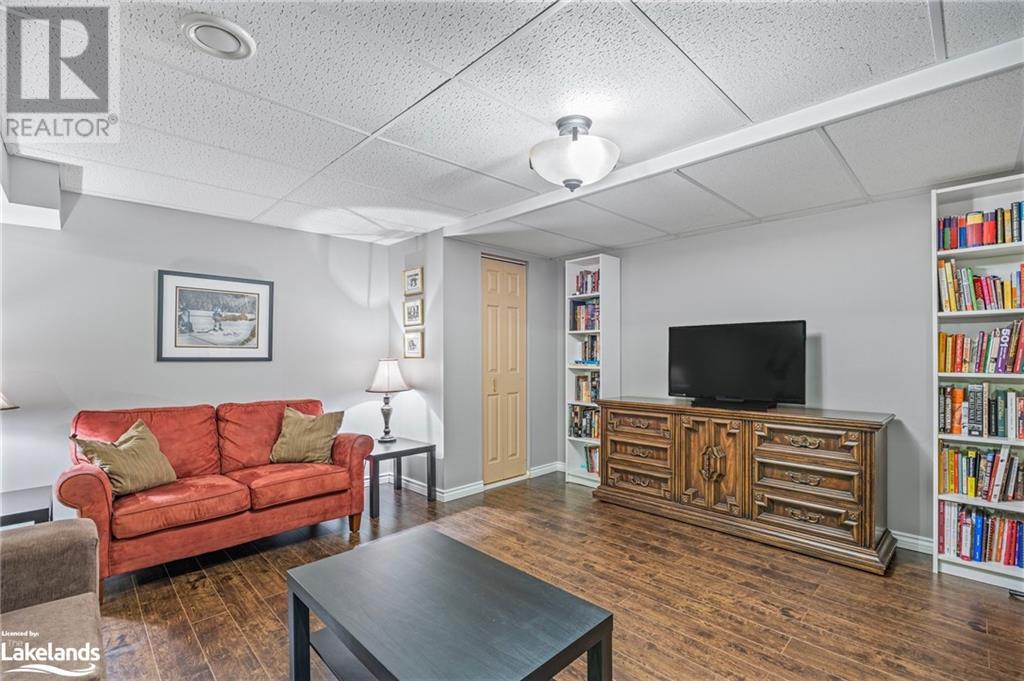 For sale 3326 CLEVELAND Avenue, Cumberland Beach, Ontario L3V0V9