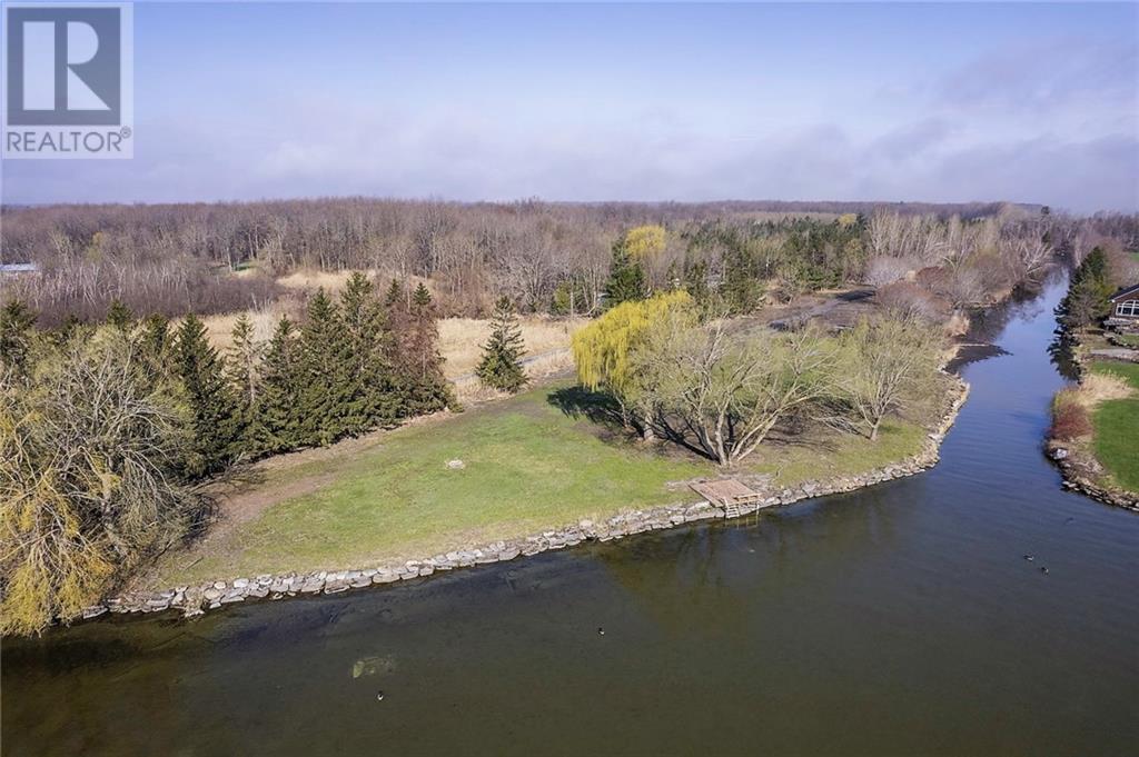 For sale LOT SOUTH SERVICE ROAD, Bainsville, Ontario K0C1E0 1395753