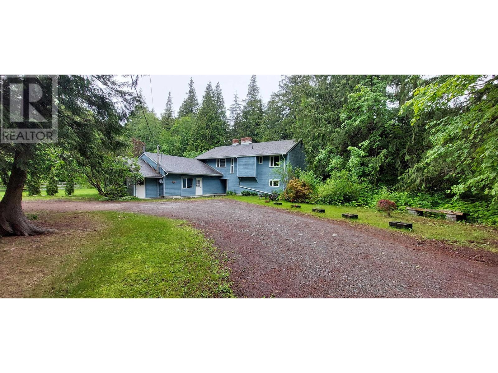 For sale: 1290 MACKENZIE 20 HIGHWAY, Hagensborg, British Columbia ...