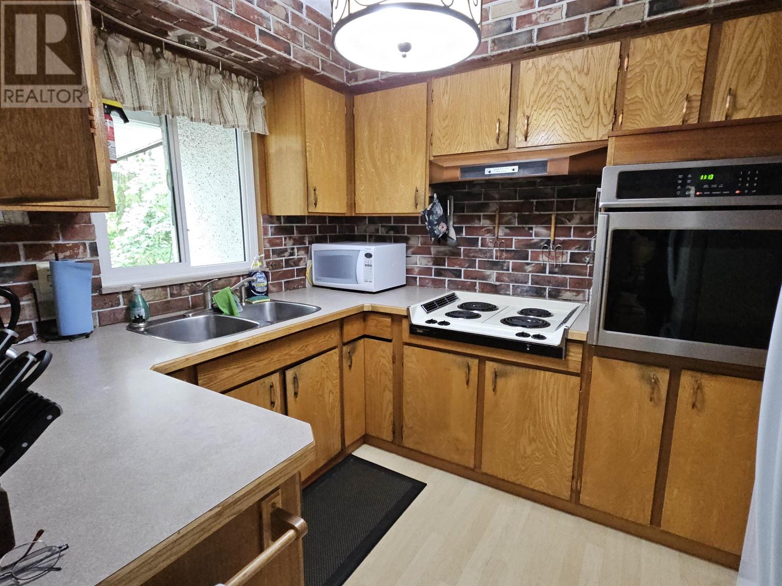 For sale 40444 CHEAKAMUS WAY, Squamish, British Columbia V0N1T0