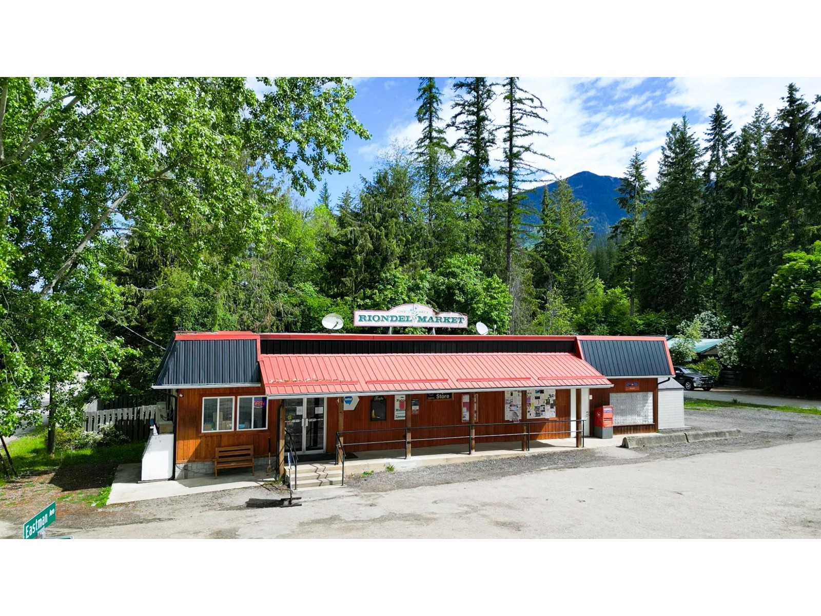For sale 1504 EASTMAN AVENUE, Crawford Bay / Riondel, British Columbia