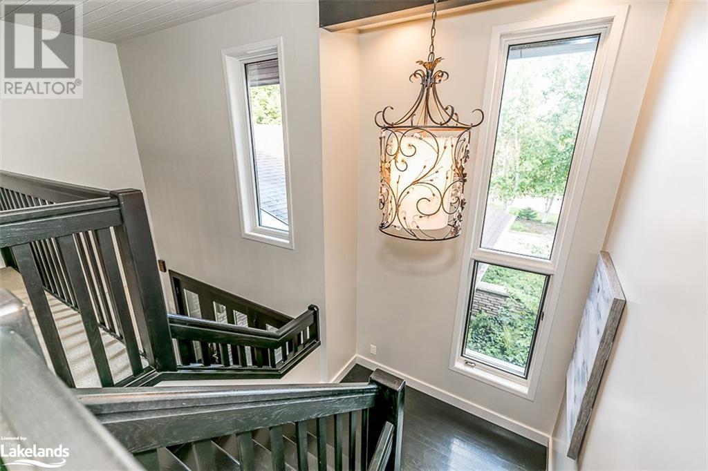 For sale 46 LOCKHART Road, Collingwood, Ontario L9Y2L3 40573265