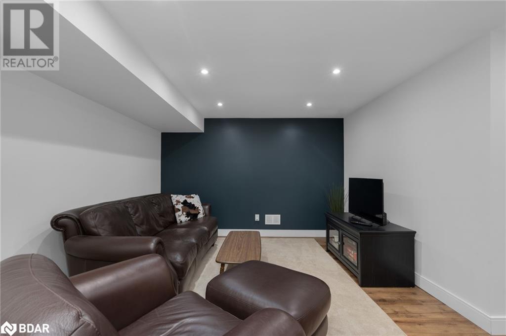 For sale 98 SHANTY BAY Road, Barrie, Ontario L4M1E2 40600754