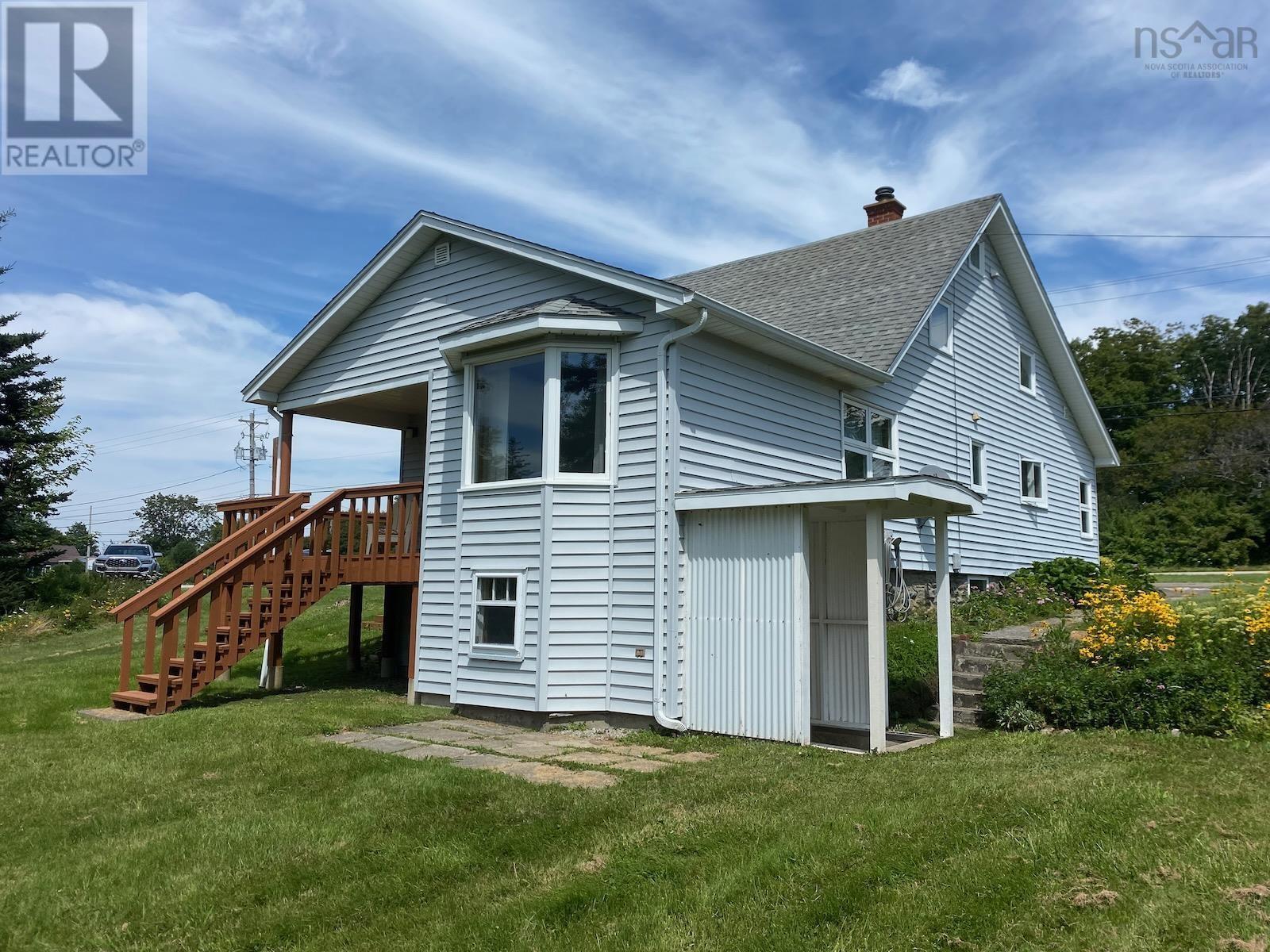 For sale 8825 1 Highway, Meteghan River, Nova Scotia B0W1M0 202316597 REALTOR.ca