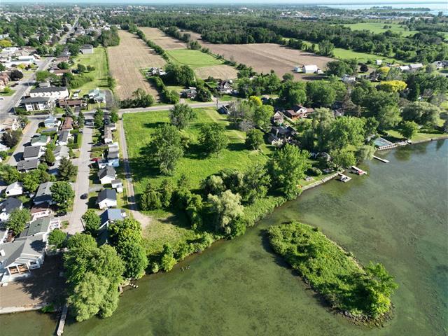 For sale: Boul. du Bord-de-l'Eau, Salaberry-de-Valleyfield, Quebec ...