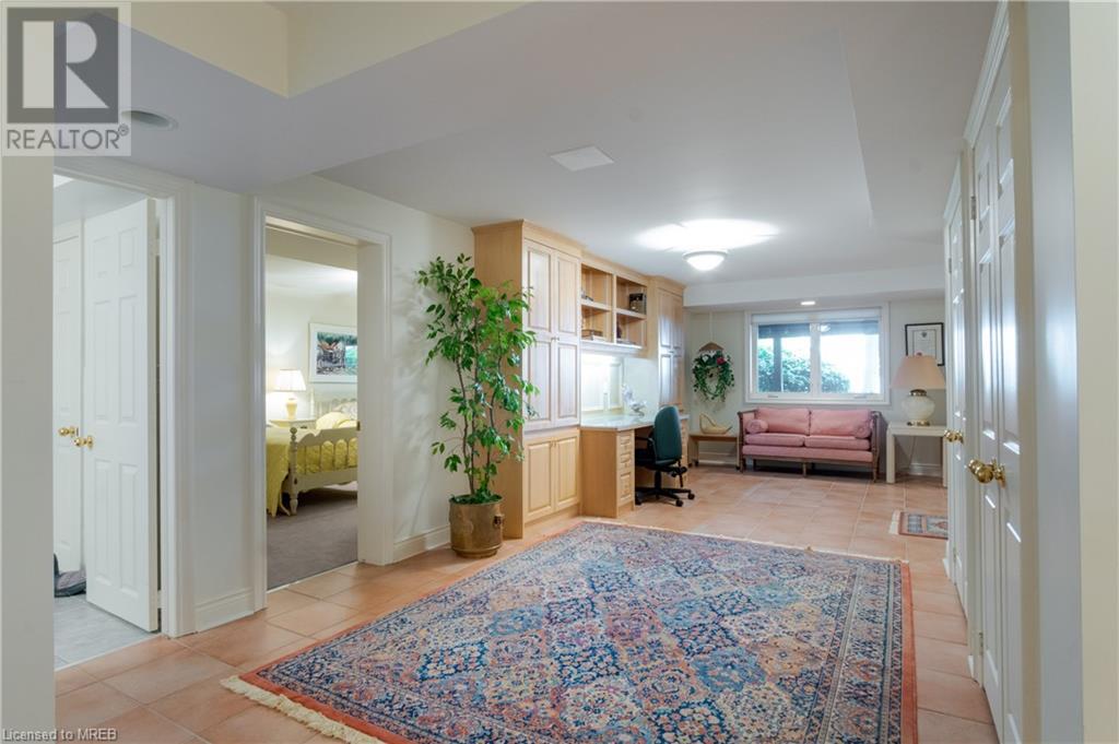 For sale 14 HOLYROOD Avenue, Oakville, Ontario L6K2V3 40600553